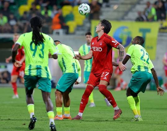 Jeremie Gnali of AEK Larnaca (left) in action against Marko Lazetic of Aberdeen AEK Larnaca v Aberdeen, UEFA Conference League, Group Stage, Football, AEK Arena, Larnaca, Cyprus - 06 Nov 2025Larnaca AEK Arena Cyprus EDITORIAL USE ONLY No use with unauthorised audio, video, data, fixture lists, club league logos or live services. Online in-match use limited to 120 images, no video emulation. No use in betting, games or single club league player publications. Copyright: xCharaxSavvides Shutterstockx 15642241ch