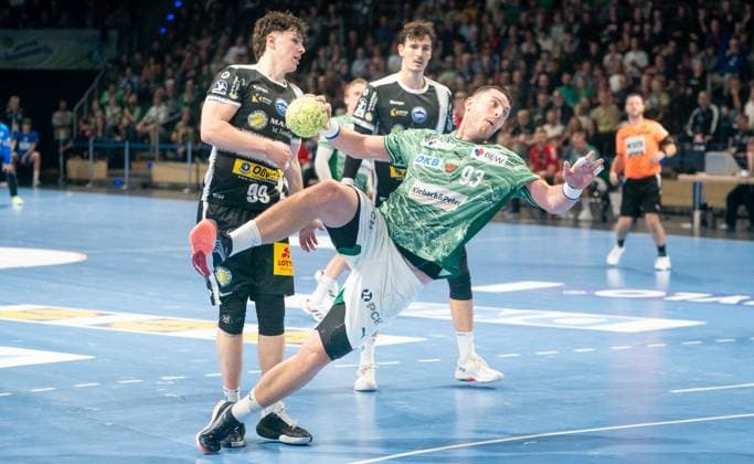 6 11 2025, Handball, Men, DHB Pokal 2025 26, Round of 16, Füchse Berlin ThSV Eisenach Mijajlo Marsenic Füchse Berlin, front Berlin Max Schmeling Halle Brandenburg Germany