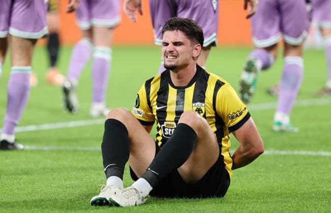 UEFA Europa Conference League Group Phase, OPAP Arena, Athens, Greece 6 11 2025 AEK Athens vs Shamrock Rovers AEK Athens RÄƒzvan Marin reacts RÄƒzvan Marin reacts 6 11 2025  Copyright: x INPHOx NVIX4291