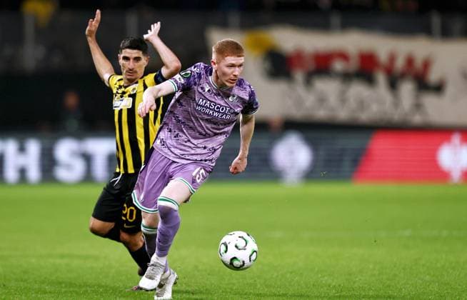UEFA Europa Conference League Group Phase, OPAP Arena, Athens, Greece 6 11 2025 AEK Athens vs Shamrock Rovers Rovers Darragh Nugent with Petros Mantalos of AEK Athens Darragh Nugent with Petros Mantalos 6 11 2025  Copyright: x INPHOx PER_4987