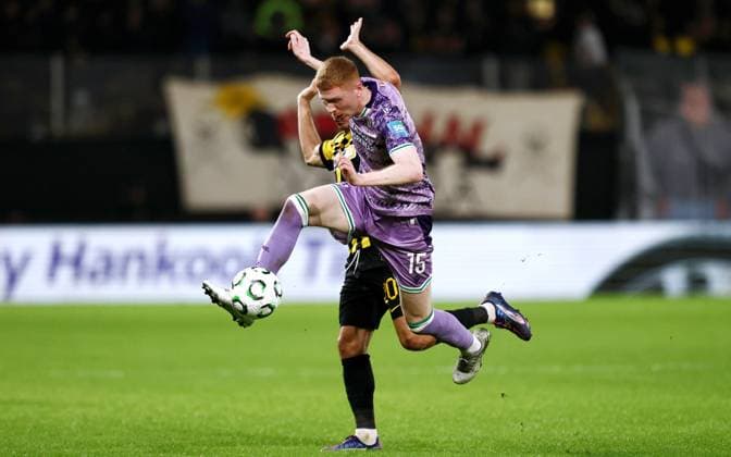 UEFA Europa Conference League Group Phase, OPAP Arena, Athens, Greece 6 11 2025 AEK Athens vs Shamrock Rovers Rovers Darragh Nugent with Petros Mantalos of AEK Athens Darragh Nugent with Petros Mantalos 6 11 2025  Copyright: x INPHOx PER_4994