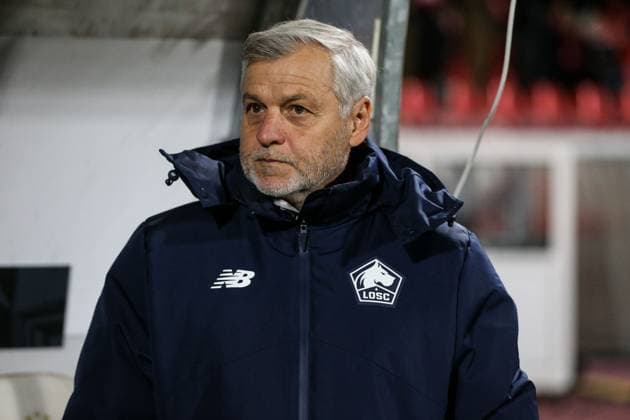 Crvena Zvezda v Lille - UEFA Europa League BELGRADE, SERBIA - NOVEMBER 06: Head coach Bruno Genesio of Lille follows the UEFA Europa League football match between Crvena Zvezda and Lille at Rajko Mitic Stadium on November 6, 2025 in Belgrade, Serbia. Filip Stevanovic Anadolu Belgrade Serbia. Editorial use only. Please get in touch for any other usage.  Copyright: x2025xAnadoluxFilipxStevanovicx