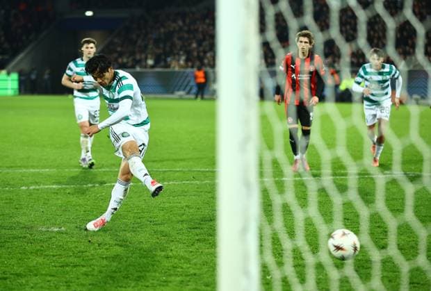Reo Hatate of Celtic scores his sides first goal Midtjylland vs Celtic, UEFA Europa League, Group Stage, Football, MCH Arena, Herning, Denmark - 06 Nov 2025Herning MCH Arena Denmark EDITORIAL USE ONLY No use with unauthorised audio, video, data, fixture lists, club league logos or live services. Online in-match use limited to 120 images, no video emulation. No use in betting, games or single club league player publications.  Copyright: xMichaelxZemanek Shutterstockx 15642247ag