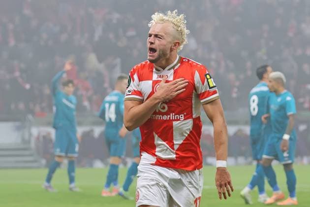 Mainz, Germany 06 November 2025 Conference League 2025 2026 FSV Mainz 05 vs AC Florence Pictured Benedikt Hollerbach Mainz celebrates his goal for 1 1 Mewa Arena Rheinland Pfalz Copyright: xFotostandx xRacochax