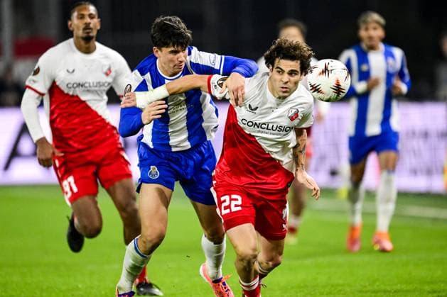 UTRECHT - (l-r) Dominik PrpiÄ‡ of FC Porto, Miguel Rodriguez of FC Utrecht during the UEFA Europa League match between FC Utrecht and FC Porto at the Galgenwaard Stadium on November 6, 2025, in Utrecht, Netherlands. ANP OLAF KRAAK UEFA Europa League 2025-2026 xVIxANPxSportx xxANPxIVx 541414249 originalFilename: 541414249.jpg