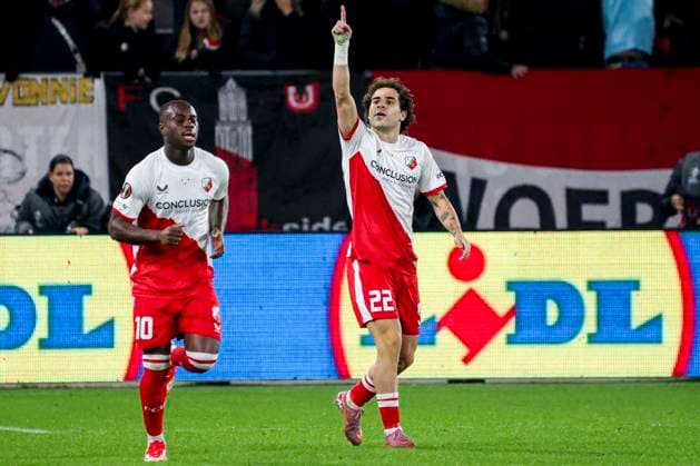 UEFA Europa League 2025 26 League Phase MD4 - FC Utrecht vs FC Porto, Netherlands Miguel Rodriguez of FC Utrecht celebrates after scoring his teams first goal during the UEFA Europa League 2025 26 League Phase MD4 match between FC Utrecht and FC Porto at the Stadion Galgenwaard in Utrecht, Netherlands, November 06, 2025. Utrecht Netherlands  Copyright: xMatrixxImagesx xWartxBrinkerhofx