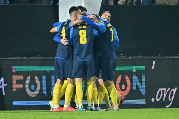 Celje, Slovenia, November 06th 2025, Team Celje celebrate score during the UEFA Conference League, League phase Matchday 3, between Celje (Slovenia) and Legia Warszawa (Polande) at Stadion Celje, Celje, Slovenia. (Photo by Igor Kupljenik Sports Press Photo) Copyright: xIgorxKupljenikx xSPPx Sportspressphoto_SPR57774