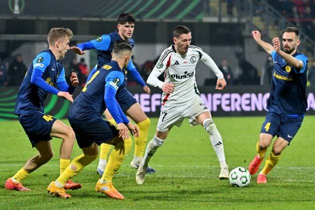Celje, Slovenia, November 06th 2025, Ermal Krasniqi of Legia Warszawa (C) in action against Darko Hrka of Celje (R) during the UEFA Conference League, League phase Matchday 3, between Celje (Slovenia) and Legia Warszawa (Polande) at Stadion Celje, Celje, Slovenia. (Photo by Igor Kupljenik Sports Press Photo) Copyright: xIgorxKupljenikx xSPPx Sportspressphoto_SPR57775