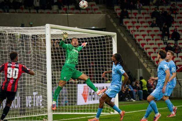 Football, UEFA Europa League 2025 26, Matchday 4 OGC Nice vs SC Freiburg Allianz Riviera Nice, France Noah Atubolu SC Freiburg, 01 Copyright: xJOERANxSTEINSIEKx