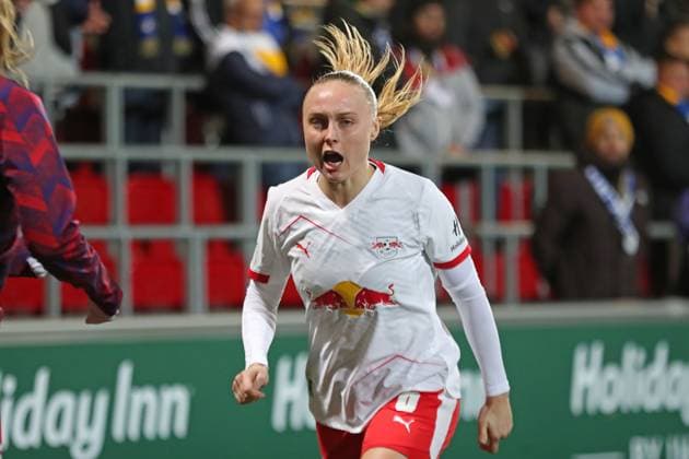 Google Pixel Womens Bundesliga, RB Leipzig FC Carl Zeiss Jena 06 11 2025 Lou Ann Joly 6, RB Leipzig Football, Google Pixel Womens Bundesliga, Season 2025 2026, 9 Matchday RB Leipzig vs FC Carl Zeiss Jena on 06 11 2025, Training Center Cottaweg, Leipzig DFB REGULATIONS PROHIBIT ANY USE OF PHOTOGRAPHS AS IMAGE SEQUENCES AND OR QUASI VIDEO Copyright: xBEAUTIFULxSPORTS JanxKaeferx