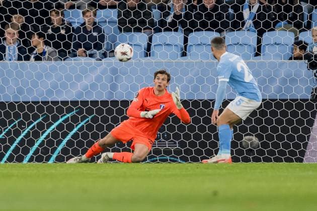 251106 Goalkeeper Melker Ellborg of Malmö FF during the UEFA Europa League football match between Malmö FF and Panathinaikos on November 6, 2025 in Malmö Photo Petter Arvidson BILDBYRAN kod PA PA1108 fotboll football soccer fotball uefa europa league europa league malmö ff panathinaikos bbeng  Copyright: PETTERxARVIDSON BB251106PA151