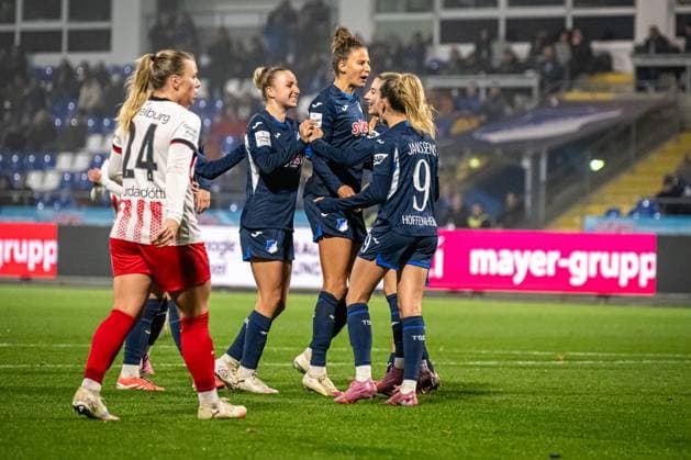 GPFBL TSG Hoffenheim SC Freiburg 06 11 2025 Franziska Harsch 17 TSG Hoffenheim Women and Vanessa Diehm 6 TSG Hoffenheim Women celebrate together with teammates GPFBL TSG Hoffenheim vs SC Freiburg on 06 11 2025 at Dietmar Hopp Stadion in Hoffenheim Copyright: xBEAUTIFULxSPORTS Gelhardtx