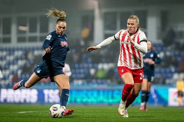 GPFBL TSG Hoffenheim SC Freiburg 06 11 2025 Ingibjörg Sigurdardottir 24 SC Freiburg Women defends energetically against Jill Janssens 9 TSG Hoffenheim Women with ball GPFBL TSG Hoffenheim vs SC Freiburg on 06 11 2025 at Dietmar Hopp Stadion in Hoffenheim Copyright: xBEAUTIFULxSPORTS Gelhardtx