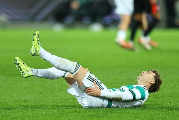 Callum Osmand of Celtic looks injured Midtjylland vs Celtic, UEFA Europa League, Group Stage, Football, MCH Arena, Herning, Denmark - 06 Nov 2025Herning MCH Arena Denmark EDITORIAL USE ONLY No use with unauthorised audio, video, data, fixture lists, club league logos or live services. Online in-match use limited to 120 images, no video emulation. No use in betting, games or single club league player publications.  Copyright: xMichaelxZemanek Shutterstockx 15642247ai