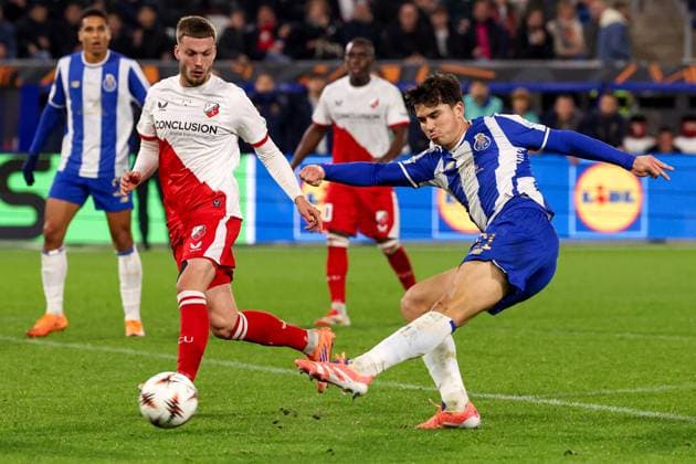 2025-11-06 FC Utrecht v FC Porto - UEFA Europa League 2025 26 League Phase MD4 UTRECHT, NETHERLANDS - NOVEMBER 6: Dominik Prpic of FC Porto shoots the ball during the UEFA Europa League 2025 26 League Phase MD4 match between FC Utrecht and FC Porto at Stadion Galgenwaard on November 6, 2025 in Utrecht, Netherlands. Utrecht Stadion Galgenwaard Netherlands Content not available for redistribution in The Netherlands directly or indirectly through any third parties. Copyright: xBenxGalx