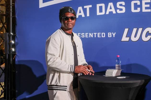 Edgerrin James (former player Colts) indianapolis Colts , Fan-Zone im Center am Potsdamer Platz,2025_11_06,Photo:Foot.Bowl Thomas Sobotzki Copyright: xFootxBowl ThomasxSobotzkix