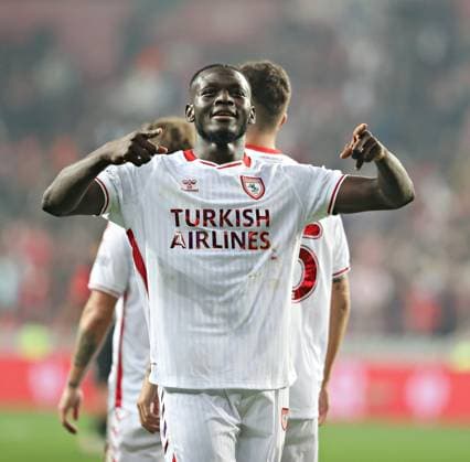 Samsunspor v Hamrun Spartans - UEFA Conference League SAMSUN, TURKIYE - NOVEMBER 6: Marius Mouandilmadji (9) of Samsunspor celebrates after scoring a goal during the UEFA Conference League week 3 football match between Samsunspor and Hamrun Spartans at Yeni 19 Mayis Stadium in Samsun, Turkiye, on November 6, 2025. Veysel Altun Anadolu Samsun Turkey. Editorial use only. Please get in touch for any other usage.  Copyright: x2025xAnadoluxVeyselxAltunx