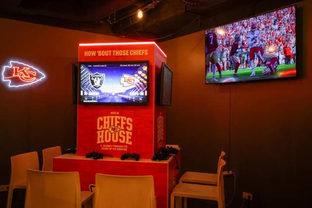 Gaming Place, Kansas City Chiefs Fanpub Berlin 2025, 2025_11_06, NFL, American Football Herren, USA , Photo: Foot.Bowl Thomas Sobotzki Copyright: xFootxBowl ThomasxSobotzkix