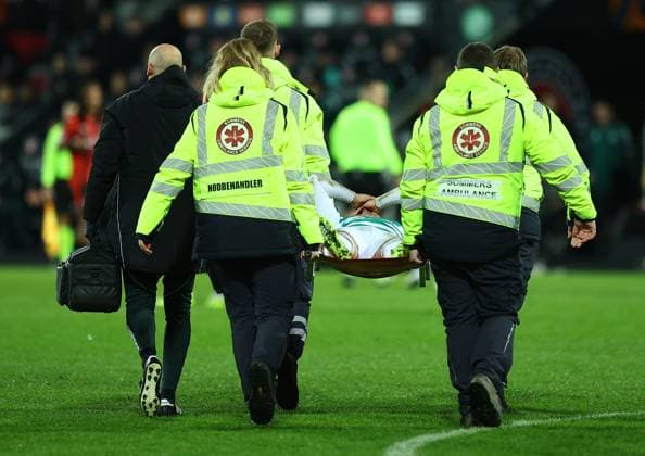 Callum Osmand of Celtic looks injured and is taken off the pitch Midtjylland vs Celtic, UEFA Europa League, Group Stage, Football, MCH Arena, Herning, Denmark - 06 Nov 2025Herning MCH Arena Denmark EDITORIAL USE ONLY No use with unauthorised audio, video, data, fixture lists, club league logos or live services. Online in-match use limited to 120 images, no video emulation. No use in betting, games or single club league player publications.  Copyright: xMichaelxZemanek Shutterstockx 15642247am