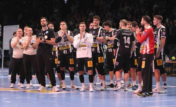 Eisenach team disappointed after the end of the match Disappointment Sport Handball DHB Pokal Round of 16 Men Season 2025 2026 06 11 2025 Füchse Berlin vs ThSV Eisenach