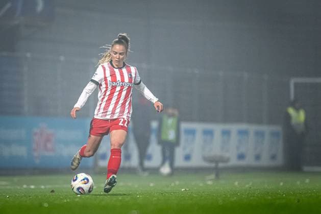 GPFBL TSG Hoffenheim SC Freiburg 06 11 2025 Lisa Kolb 22 SC Freiburg women with ball in action GPFBL TSG Hoffenheim vs SC Freiburg on 06 11 2025 at Dietmar Hopp Stadion in Hoffenheim Copyright: xBEAUTIFULxSPORTS Gelhardtx