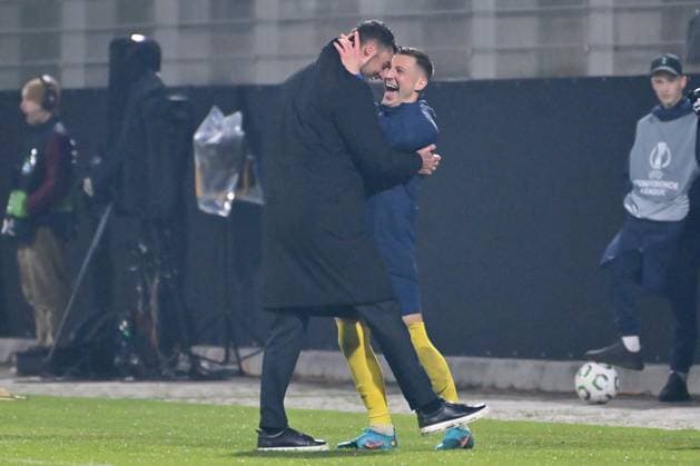 Celje, Slovenia, November 06th 2025, Albert Riera head coach of Celje celebrate after the UEFA Conference League, League phase Matchday 3, between Celje (Slovenia) and Legia Warszawa (Polande) at Stadion Celje, Celje, Slovenia. (Photo by Igor Kupljenik Sports Press Photo) Copyright: xIgorxKupljenikx xSPPx Sportspressphoto_SPR57793