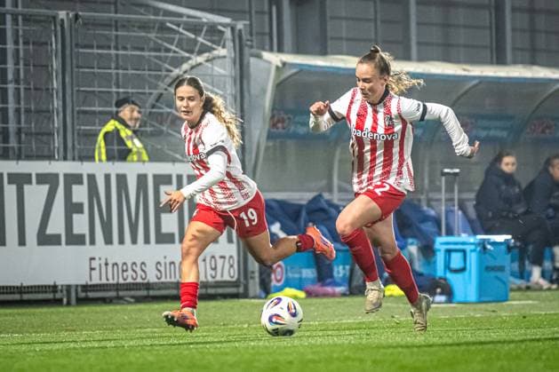 GPFBL TSG Hoffenheim SC Freiburg 06 11 2025 Lisa Kolb 22 SC Freiburg Women and Nia Szenk 19 SC Freiburg Women in action on the pitch GPFBL TSG Hoffenheim vs SC Freiburg on 06 11 2025 at Dietmar Hopp Stadion in Hoffenheim Copyright: xBEAUTIFULxSPORTS Gelhardtx