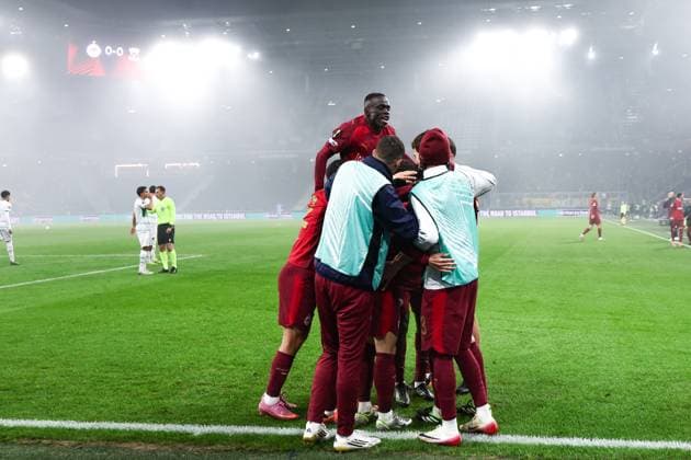 SOCCER - UEFA EL, RBS vs Deventer SALZBURG,AUSTRIA,06.NOV.25 - SOCCER - UEFA Europa League, Red Bull Salzburg vs Go Ahead Eagles Deventer. Image shows the rejoicing of scorer Yorbe Vertessen (RBS) with his teammates.  GEPAxpictures xDavidxGeieregger