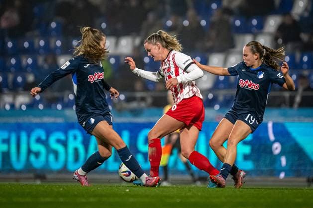 GPFBL TSG Hoffenheim SC Freiburg 06 11 2025 Greta Stegemann 16 SC Freiburg Women and Marie Steiner 19 TSG Hoffenheim Women in an intense duel for the ball GPFBL TSG Hoffenheim v SC Freiburg on 06 11 2025 at Dietmar Hopp Stadion in Hoffenheim Copyright: xBEAUTIFULxSPORTS Gelhardtx