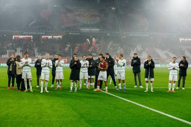 SALZBURG , 06-11-2025 , Red Bull Arena , season 2025 2026 , UEFA Europa League League phase . match between RB Salzburg and Go Ahead Eagles, Picture shows GA Eagles players thank there supporters Salzburg - Go Ahead Eagles  x31891156x Copyright: