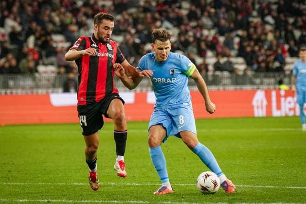 Football, UEFA Europa League 2025 26, Matchday 4 OGC Nice vs SC Freiburg Allianz Riviera Nice, France Charles Vanhoutte OGC Nice, 24 and Maximilian Eggestein SC Freiburg, 08 Copyright: xJOERANxSTEINSIEKx