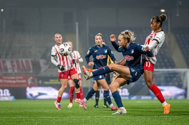 GPFBL TSG Hoffenheim SC Freiburg 06 11 2025 Janna Grimm 26 TSG Hoffenheim Women and Vanessa Diehm 6 TSG Hoffenheim Women fight for the ball against an opponent from SC Freiburg Women GPFBL TSG Hoffenheim vs SC Freiburg on 06 11 2025 at Dietmar Hopp Stadion in Hoffenheim Copyright: xBEAUTIFULxSPORTS Gelhardtx