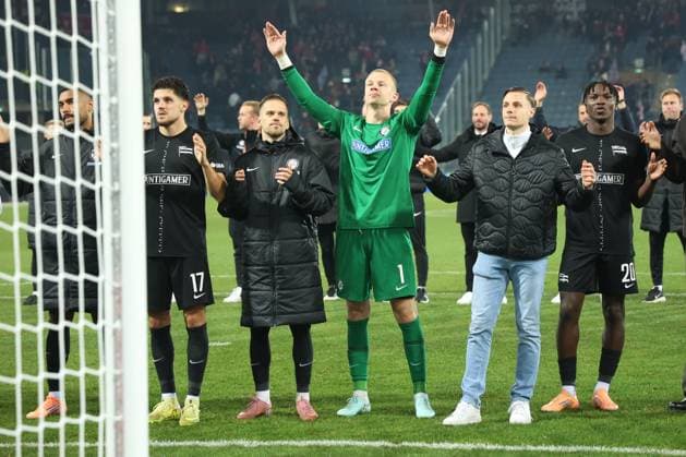 SOCCER - UEFA EL, Sturm vs Nottingham GRAZ,AUSTRIA,06.NOV.25 - SOCCER - UEFA Europa League, SK Sturm Graz vs Nottingham Forest. Image shows the rejoicing of Oliver Christensen (Sturm).  GEPAxpictures xChrisxBauer