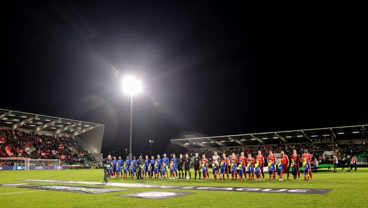 UEFA Europa Conference League Group Phase, Tallaght Stadium, Dublin 6 11 2025 Shelbourne vs Drita The two teams stand ahead of the game The two teams stand ahead of the game 6 11 2025  Copyright: x INPHO BryanxKeanex CU9I9059