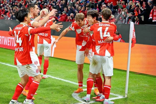 Mainz, Germany 06 November 2025 Conference League 2025 2026 FSV Mainz 05 vs AC Florence Pictured Jae sung Lee Mainz 2 v r celebrates his goal to make it 2 1 Mewa Arena Rheinland Pfalz Copyright: xFotostandx xRacochax