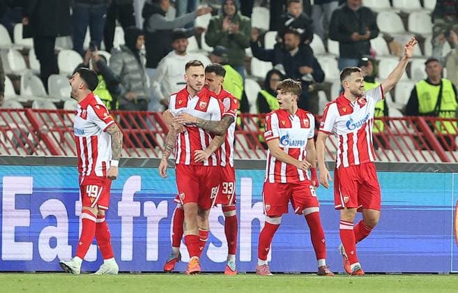 CRVENA ZVEZDA vs LILLE Football players of Crvena zvezda, during the UEFA Europa League match, against Lille, at Rajko Mitic Stadium. Belgrade, 06.11.2025. photo: MN Press photo FOOTBALL, UEFA EUROPA LEAGUE, CRVENA ZVEZDA, LILLE Belgrade Stadium Rajko Mitic Serbia Copyright: xMarkoxMetlasx xMNxPressx