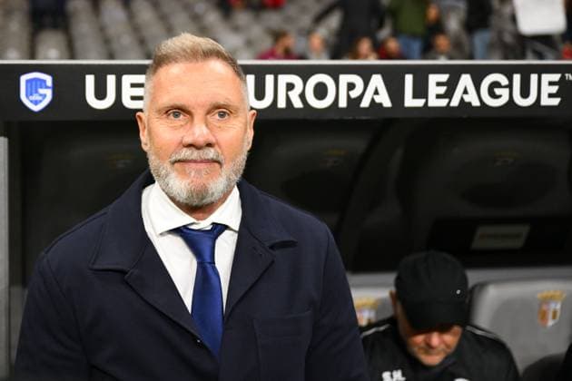 SC Braga v KRC Genk - UEFA Europa League BRAGA, PORTUGAL - NOVEMBER 06 : Fink Thorsten head coach of KRC Genk before the start of the game during the UEFA Europa League 2025 26 League Phase MD4 match between SC Braga and KRC Genk on November 6, 2025 in Braga, Portugal, 06 11 2025 Braga Portugal  Copyright: xVincentxKalutx
