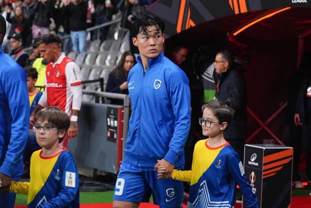 Genk s Hyeon-Gyu Oh pictured at the start of a soccer game between Portuguese soccer team SC Braga and Belgian club KRC Genk, on Thursday 06 November 2025, in Braga, fourth game (out of 8) in the league phase of the UEFA Europa League competition. JOMAxGISBERT  x139673546x