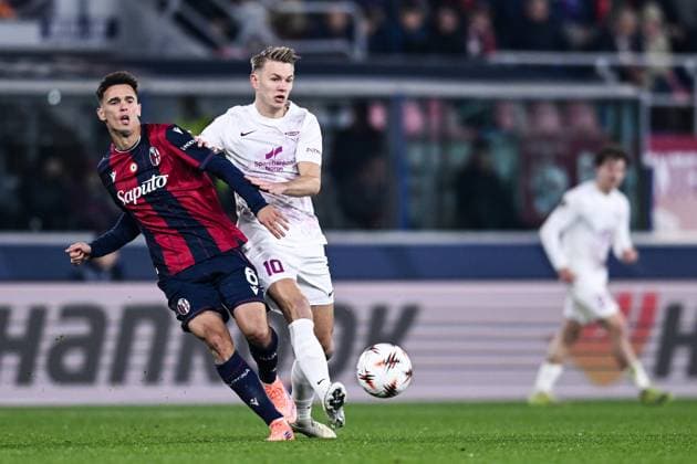 251106 Emil Kornvig of Brann and Nikola Moro of Bologna during the Europa League football match between Bologna and Brann on November 6, 2025 in Bologna Photo Image Photo BILDBYRAN kod XY XY0083 fotboll football soccer fotball uefa europa league europa league bologna brann bbeng  Copyright: ImagexPhoto BB251106ZO002