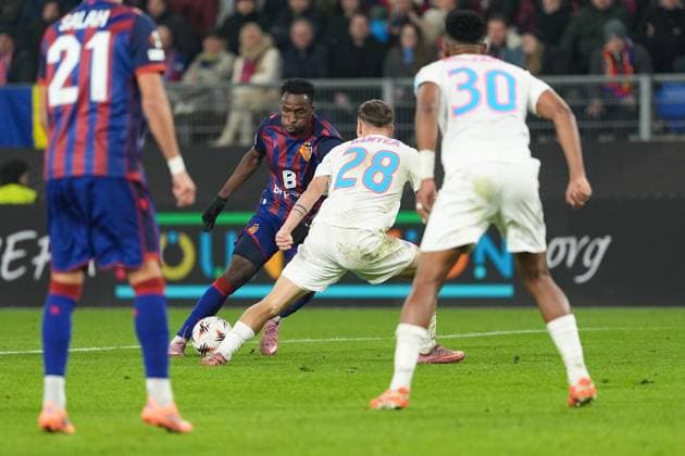 Switzerland UEFA Europa League 2025 26, FC Basel 1893 vs FCSB Bucharest St Jakob Park, Basel Philip Otele 7 Basel in duel with Juri Cisotti 28 Bucharest Basel St Jakob Park Basel Switzerland Copyright: xKjetilxWaberx