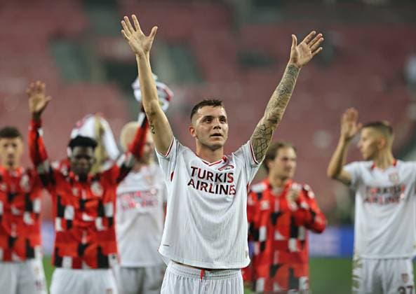 Samsunspor v Hamrun Spartans - UEFA Conference League SAMSUN, TURKIYE - NOVEMBER 6: Players of Samsunspor celebrate victory after the UEFA Conference League week 3 football match between Samsunspor and Hamrun Spartans at Yeni 19 Mayis Stadium in Samsun, Turkiye, on November 6, 2025. Veysel Altun Anadolu Samsun Turkey. Editorial use only. Please get in touch for any other usage.  Copyright: x2025xAnadoluxVeyselxAltunx