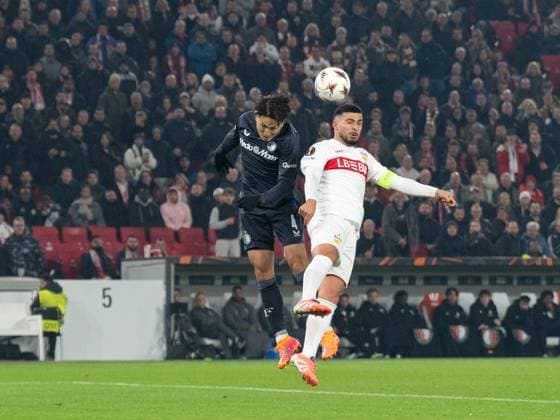 from left in header duel Tsuyoshi Watanabe Feyenoord Rotterdam, 04 , Deniz Undav VfB Stuttgart 26 GER, VfB Stuttgart vs Feyenoord Rotterdam, Football, UEFA Europa League, Men, Matchday 4, Season 2025 2026, 06 11 2025, GER, VfB Stuttgart vs Feyenoord Rotterdam, Football, UEFA Europa League, Men, Matchday 4, Season 2025 2026, 06 11 2025 Stuttgart Copyright: xEibner-Pressefoto WolfgangxFrankx EP_WFK