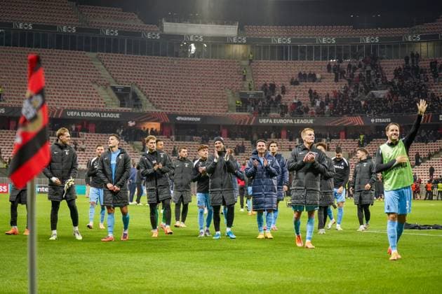 Football, UEFA Europa League 2025 26, Matchday 4 OGC Nice vs SC Freiburg Allianz Riviera Nice, France Freiburg team after the away win Copyright: xJOERANxSTEINSIEKx