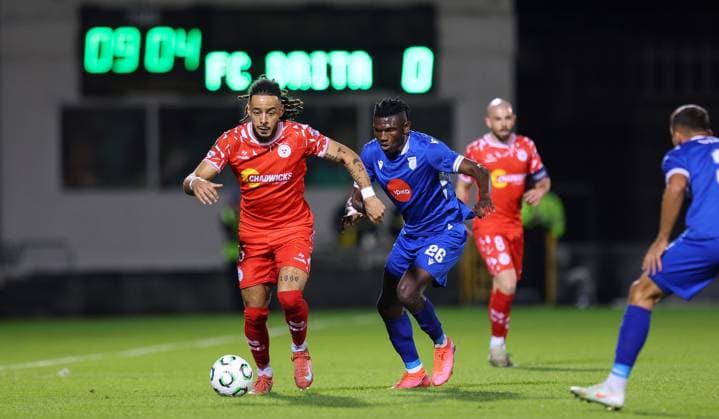 UEFA Europa Conference League Group Phase, Tallaght Stadium, Dublin 6 11 2025 Shelbourne vs Drita Shelbourne s Milan Mbeng and Raddy Ovouka of Drita Milan Mbeng and Raddy Ovouka 6 11 2025  Copyright: x INPHO RyanxByrnex RB1_2200