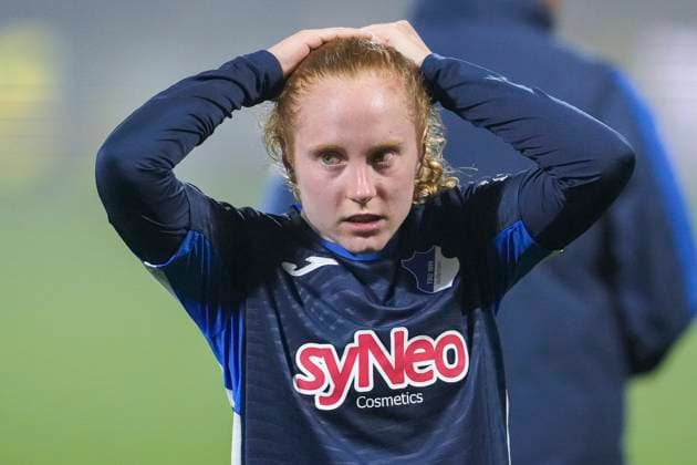 Milena Röder TSG, 28 , Single Image, Single Photo, Action, Action, 06 11 2025, Sinsheim Hoffenheim Germany , Soccer, Google Pixel Women Bundesliga, TSG 1899 Hoffenheim SC Freiburg, DFB DFL REGULATIONS PROHIBIT ANY USE OF PHOTOGRAPHS AS IMAGE SEQUENCES AND OR QUASI VIDEO xozx