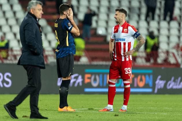 BELGRADE - FOOTBALL - EUROPA LEAGUE - BELGRADE -LOSC PHOTOPQR VOIX DU NORD PASCAL BONNIERE ; 06 11 2025 ; BELGRADE 06.11.2025 europa League , match opposant l Etoile rouge de Belgrade au Losc ( Lille ) , Olivier Giroud et p . Photo Pascal Bonniere La voix Du Nord HAUTS DE FRANCE France  Copyright: xPHOTOPQR VOIXxDUxNORD MAXPPPxPASCALxBONNIEREx 20251106VDN0954 20251106VDN0954