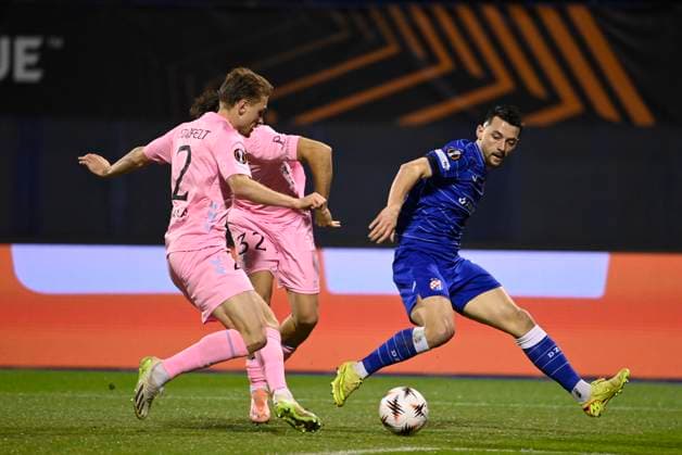 Croatia, Zagreb, 061125. Players Carl Starfelt and Arber Hohxa at the UEFA Europa League 4th round match, GNK Dinamo - RC Celta de Vigo. Photo: Ronald Gorsic CROPIX Zagreb Copyright: xxRonaldxGorsicx xCROPIXx rg_dinamo_celta51-061125