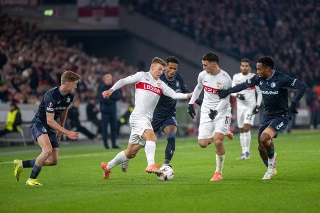 Gijs Smal Feyenoord Rotterdam , Borges Goncalo Feyenoord Rotterdam , Finn Jeltsch VfB Stuttgart , Bilal El Khannouss VfB Stuttgart and Quinten Timber Feyenoord Rotterdam xettx, Germany, Stuttgart, 06 11 2025, Football, UEFA Europa League VfB Stuttgart vs Feyenoord Rotterdam, Season 2025 2026, Match Day 4, MHP Arena
