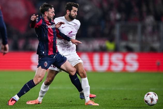 251106 Federico Bernardeschi of Bologna and Vetle Dragsnes of Brann during the Europa League football match between Bologna and Brann on November 6, 2025 in Bologna Photo Image Photo BILDBYRAN kod XY XY0083 fotboll football soccer fotball uefa europa league europa league bologna brann bbeng  Copyright: ImagexPhoto BB251106ZL009
