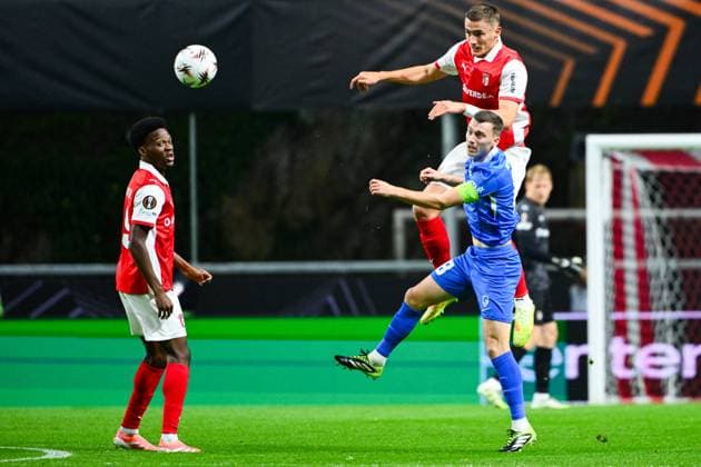 SC Braga v KRC Genk - UEFA Europa League BRAGA, PORTUGAL - NOVEMBER 06 : Heynen Bryan midfielder of KRC Genk in action during the UEFA Europa League 2025 26 League Phase MD4 match between SC Braga and KRC Genk on November 6, 2025 in Braga, Portugal, 06 11 2025 Braga Portugal  Copyright: xVincentxKalutx